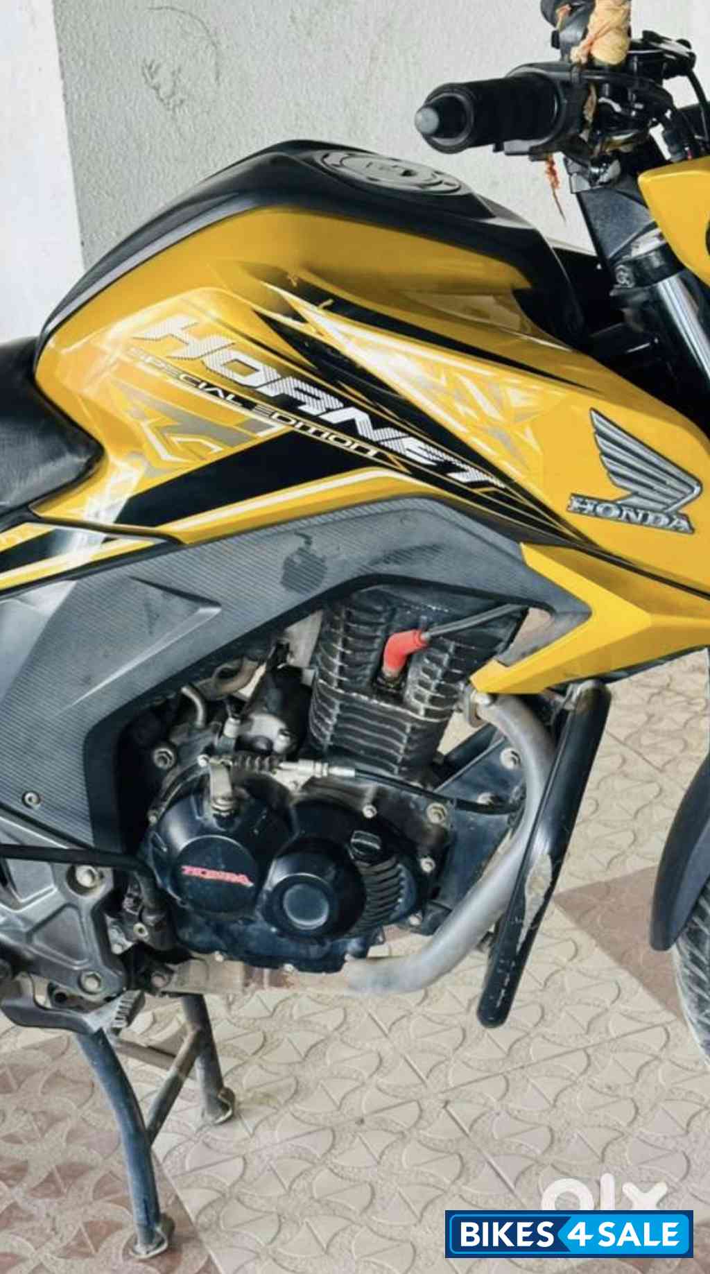 Yellow Honda CB Hornet 160R