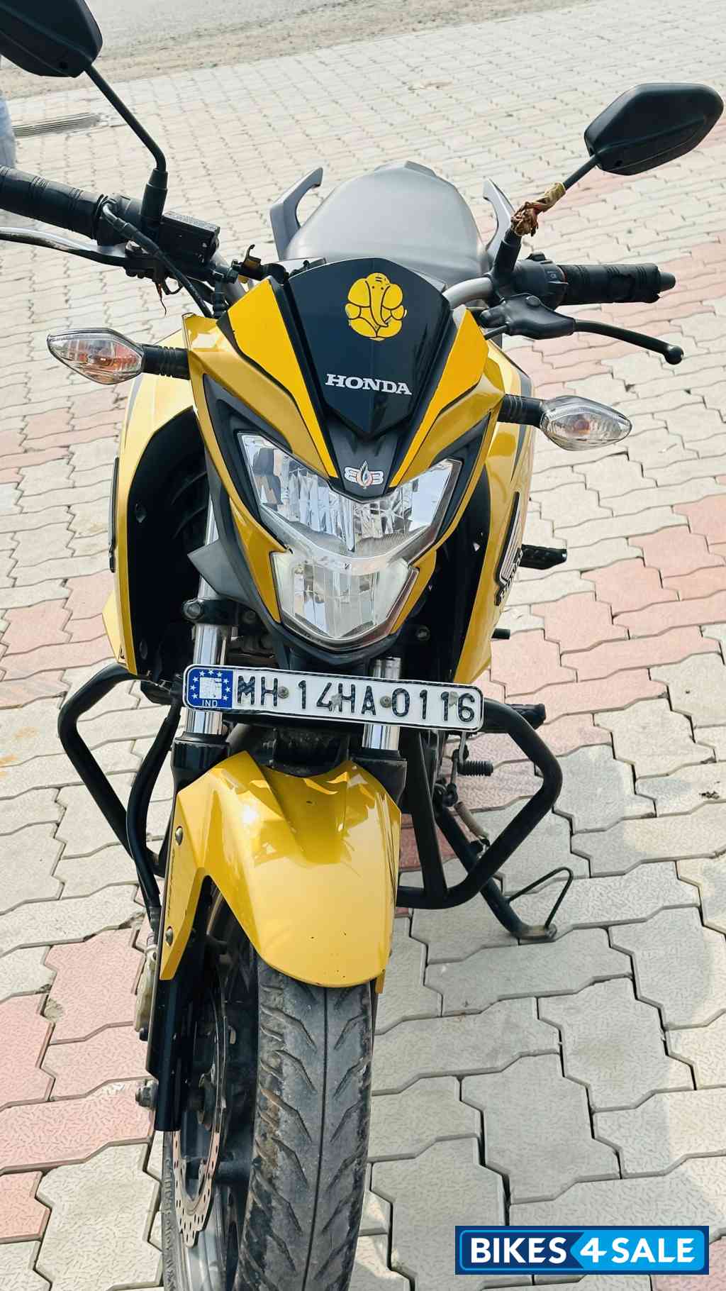 Yellow Honda CB Hornet 160R