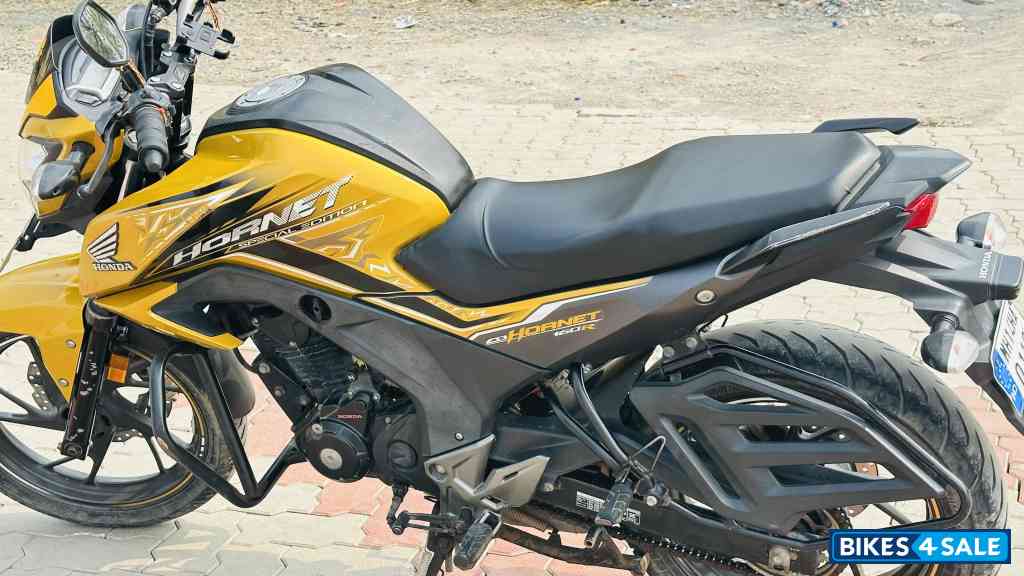 Yellow Honda CB Hornet 160R
