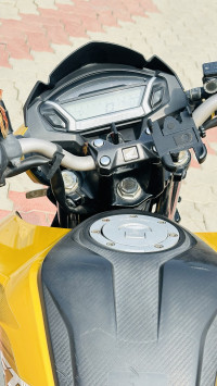 Yellow Honda CB Hornet 160R