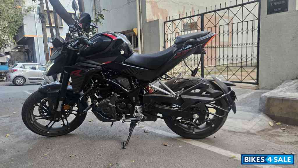 Black Hero Xtreme 250R