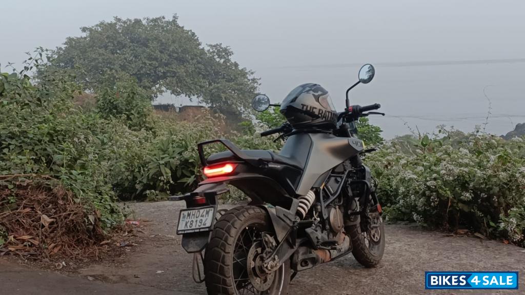 Dark Green Husqvarna Svartpilen 401 2024