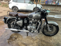 Gunmetal Grey Royal Enfield Classic 350