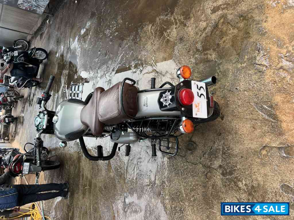 Gunmetal Grey Royal Enfield Classic 350