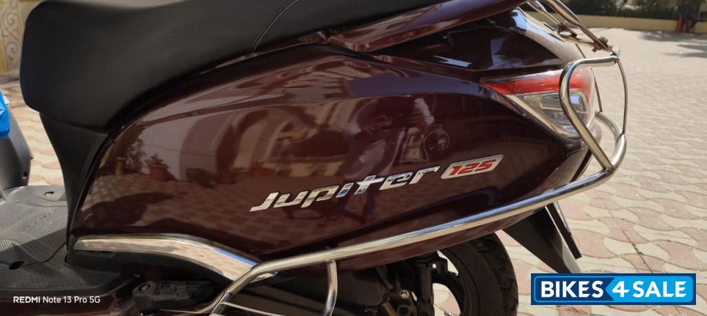 Artist Red TVS Jupiter 125 SmartXonnect