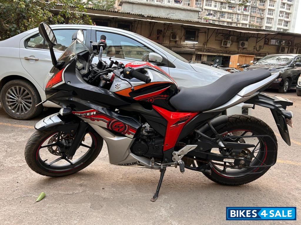 Black With A Hint Of Red Suzuki Gixxer SF Fi