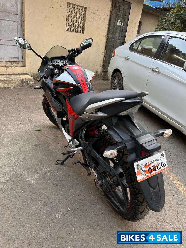 Black With A Hint Of Red Suzuki Gixxer SF Fi