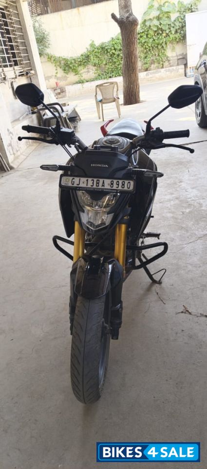 Pearl Igneous Black Honda Hornet 2.0