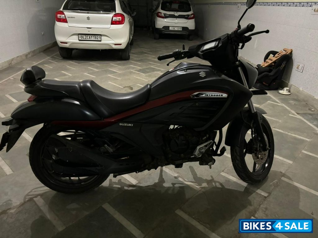 Suzuki Intruder 150 FI