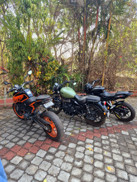 Orange KTM Duke 200 2024