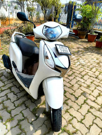 White Honda Aviator