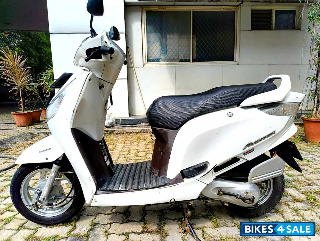 White Honda Aviator