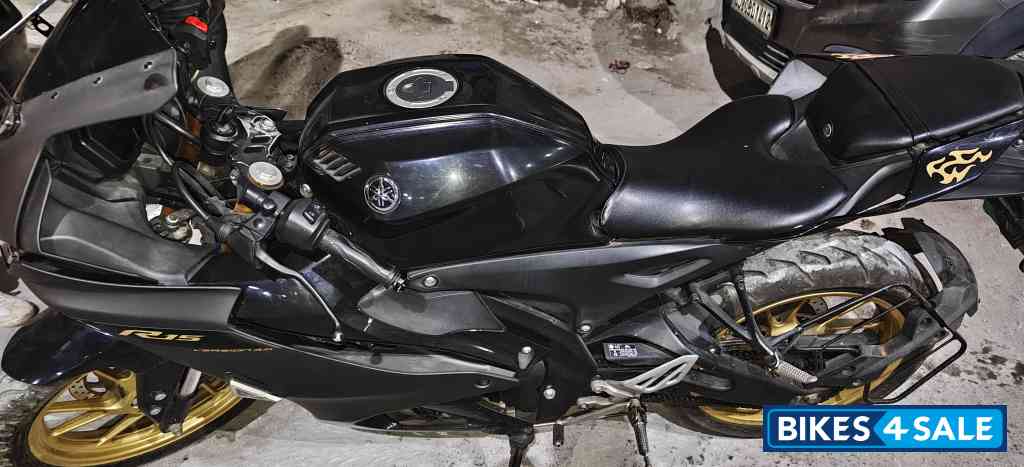 Mat Black Yamaha R15 V4