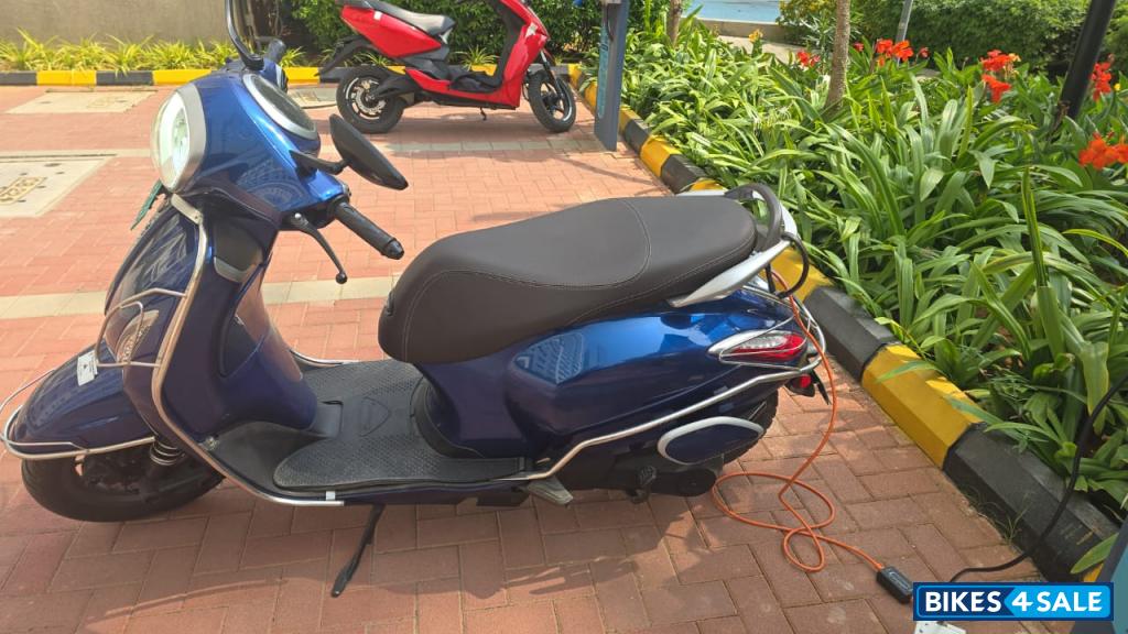 Bajaj Chetak Premium