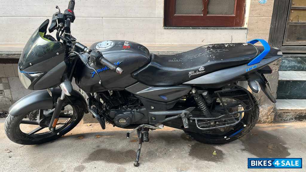 Silver Blue Bajaj Pulsar 125 Neon
