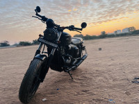 Deep Black Matte Black Clad Jawa 42 FJ