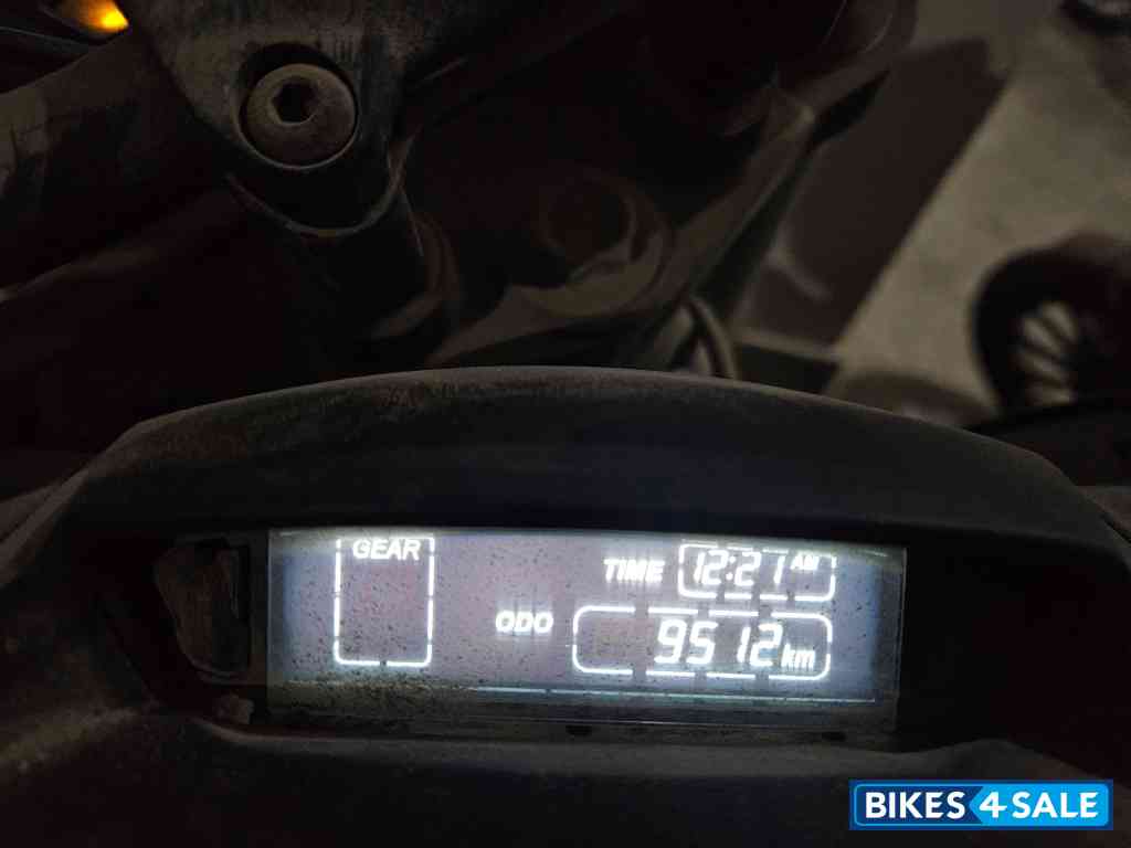 Black Bajaj Dominar 400