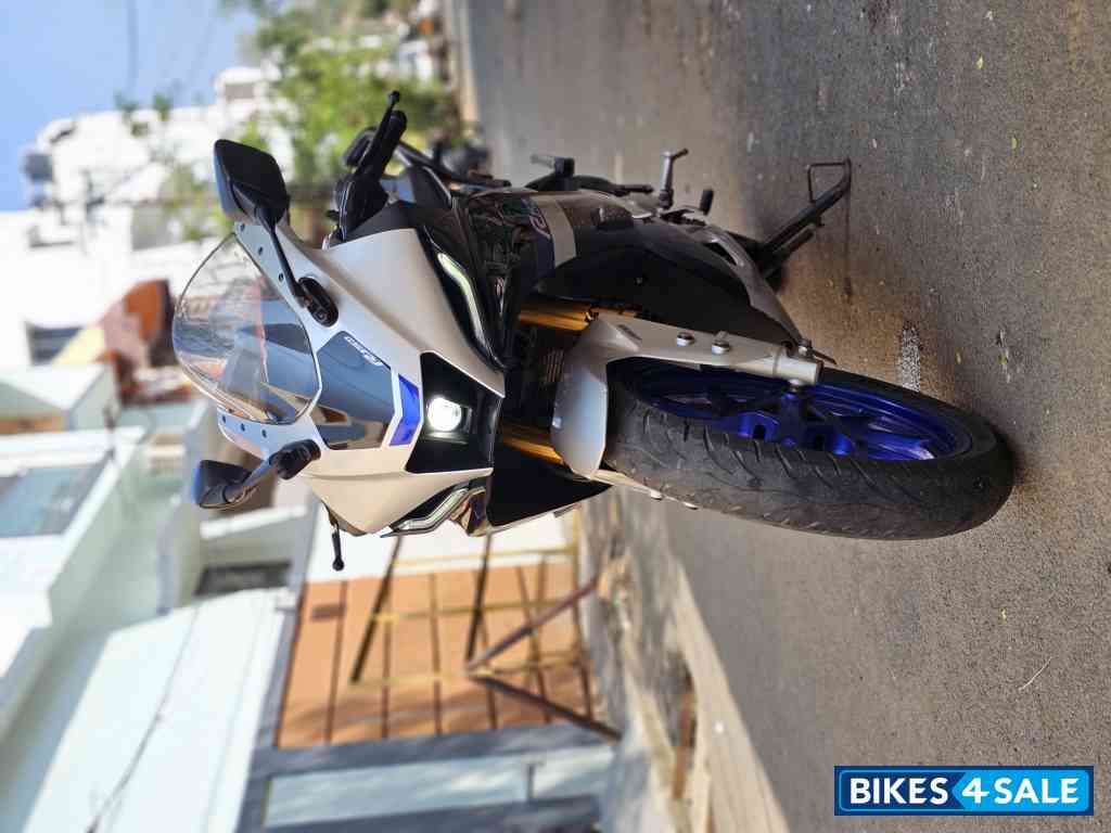 Yamaha R15M