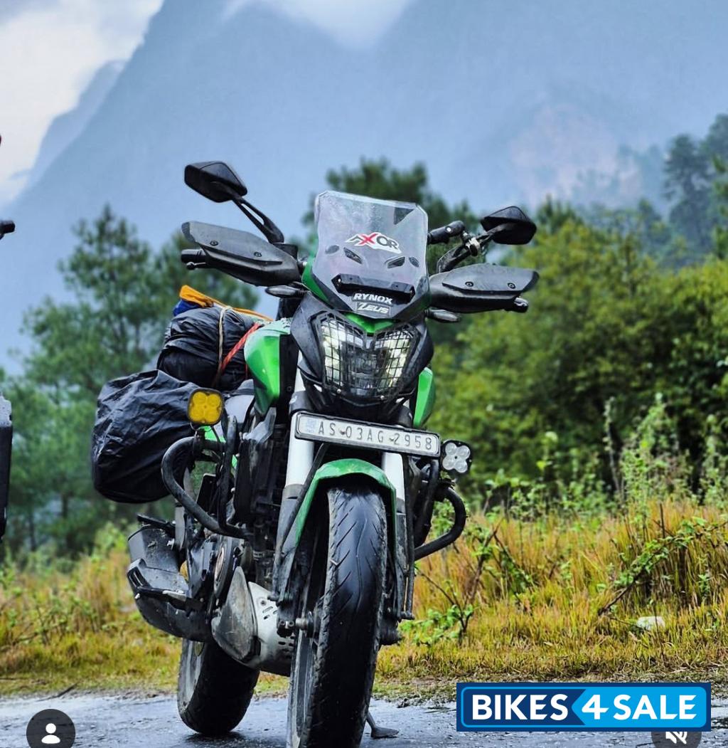 Green Bajaj 2021 Dominar 400