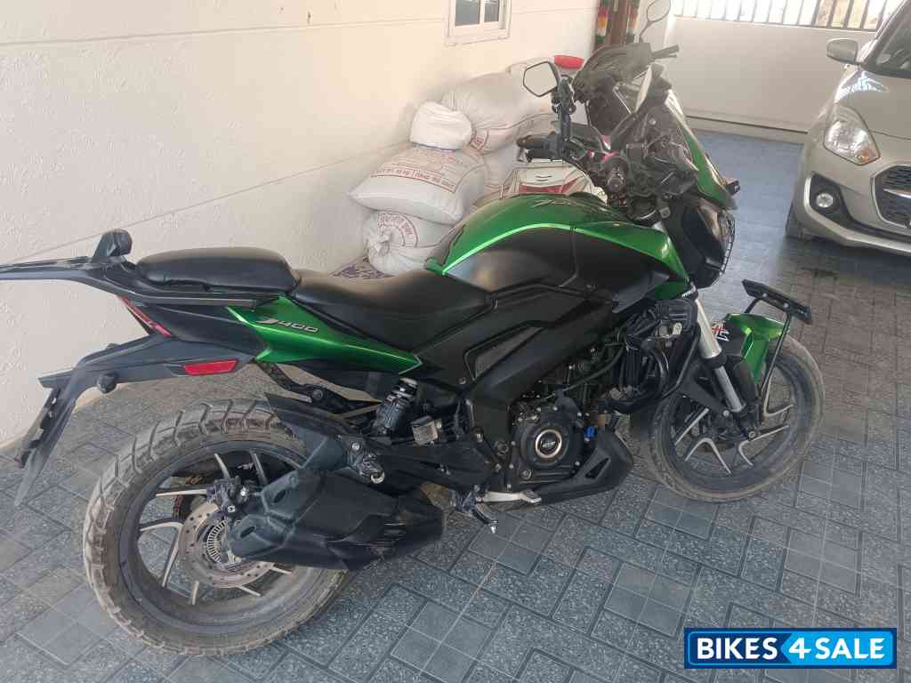 Green Bajaj 2021 Dominar 400