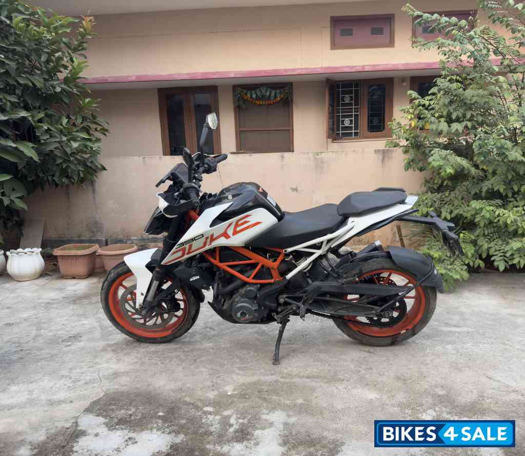 White KTM Duke 390