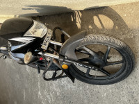 Black Honda Shine 125