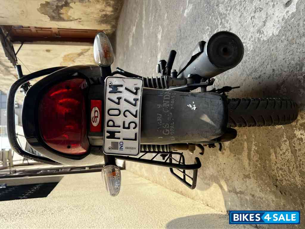 Black Honda Shine 125