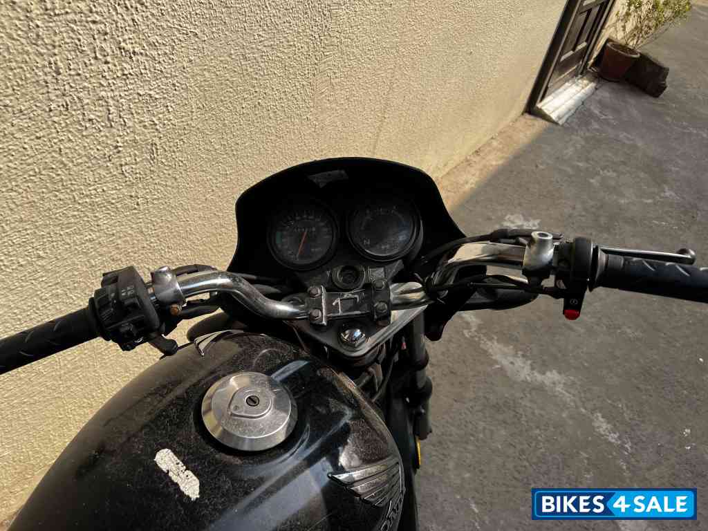 Black Honda Shine 125