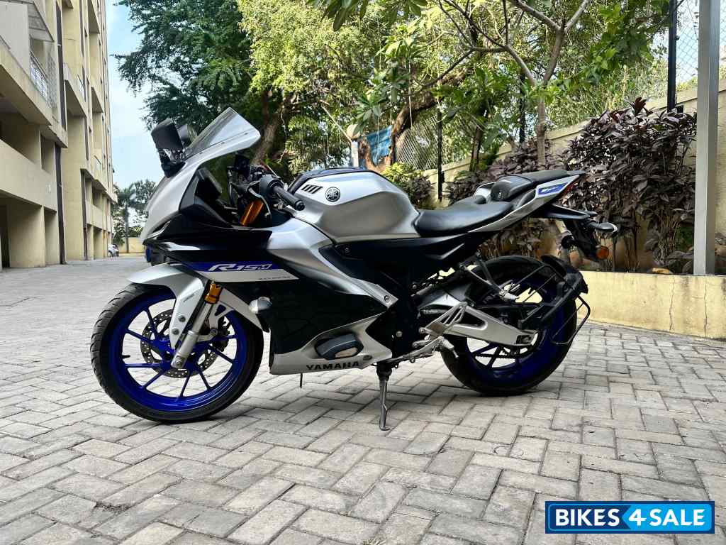 Yamaha R15M