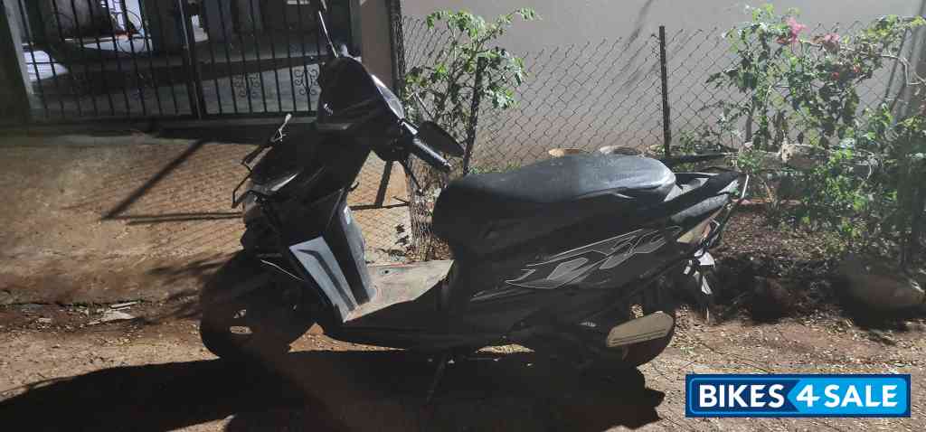 Glossy Black Honda Dio Smart