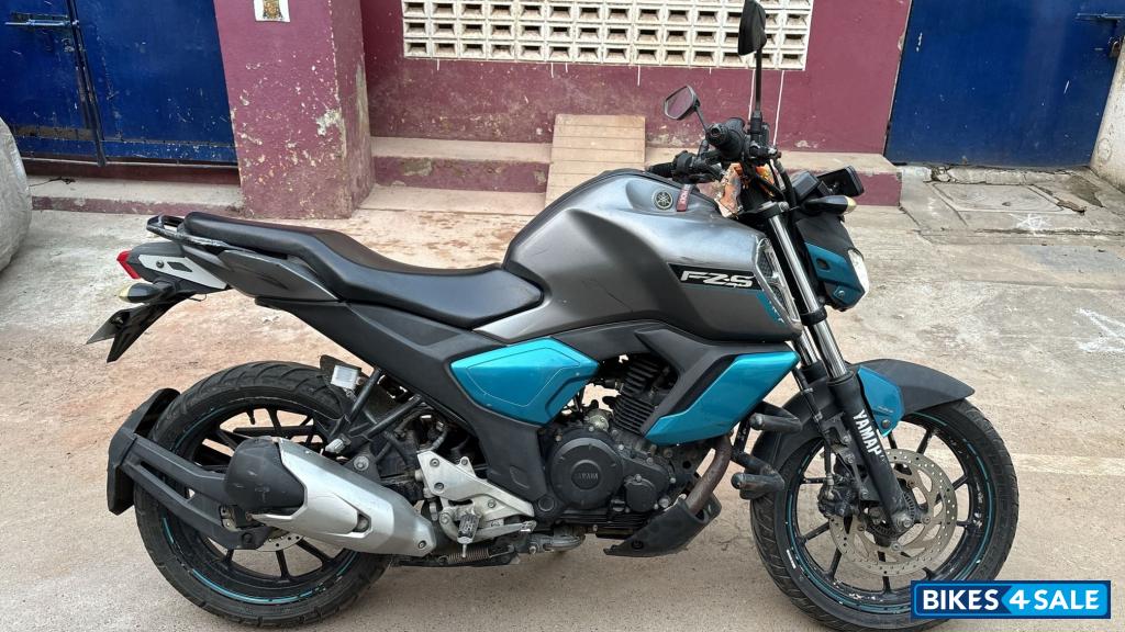 Cyan Blue Yamaha FZ-S FI V3