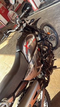 Matte Black Hero XPulse 200 BS6