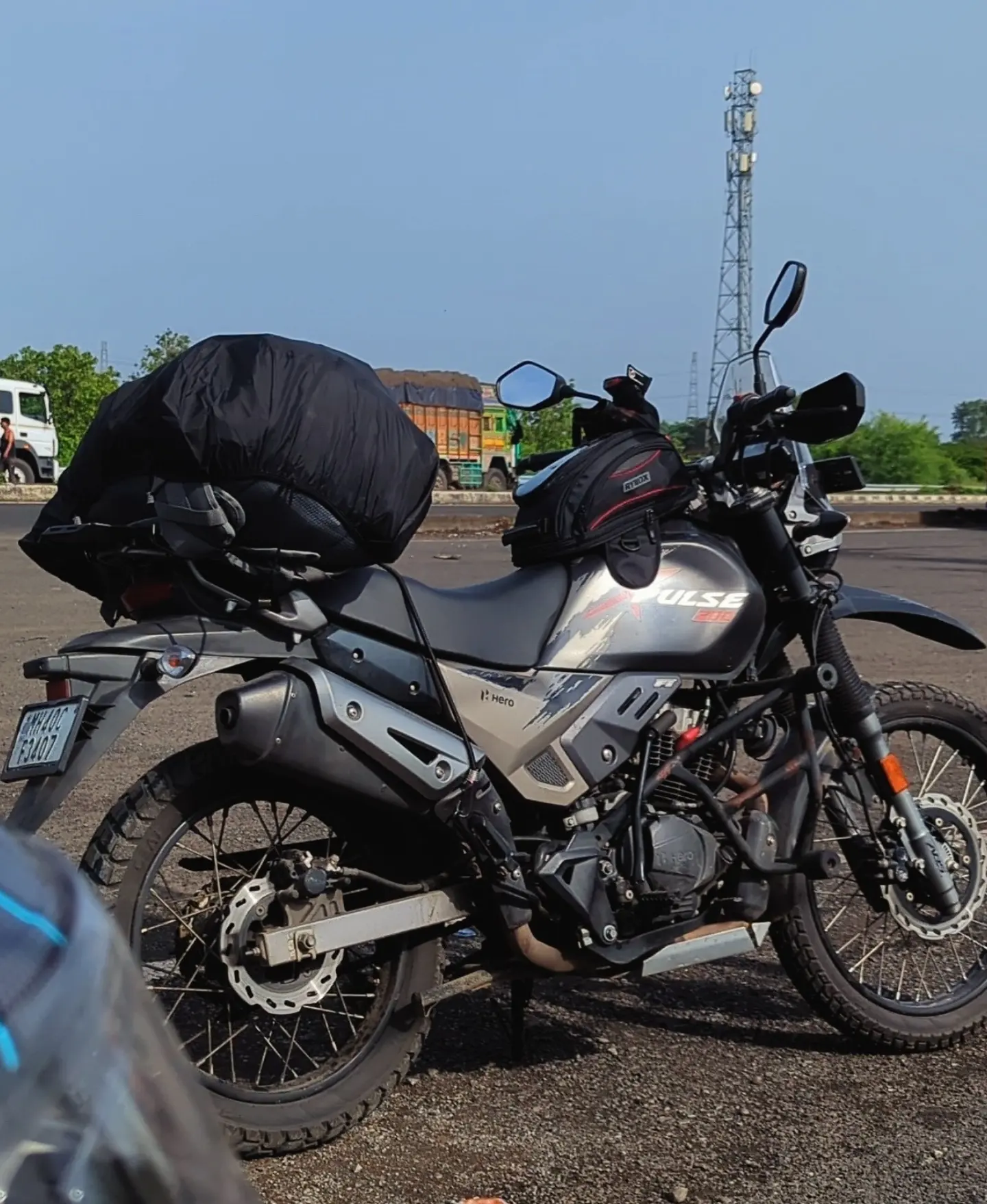 Matte Black Hero XPulse 200 BS6