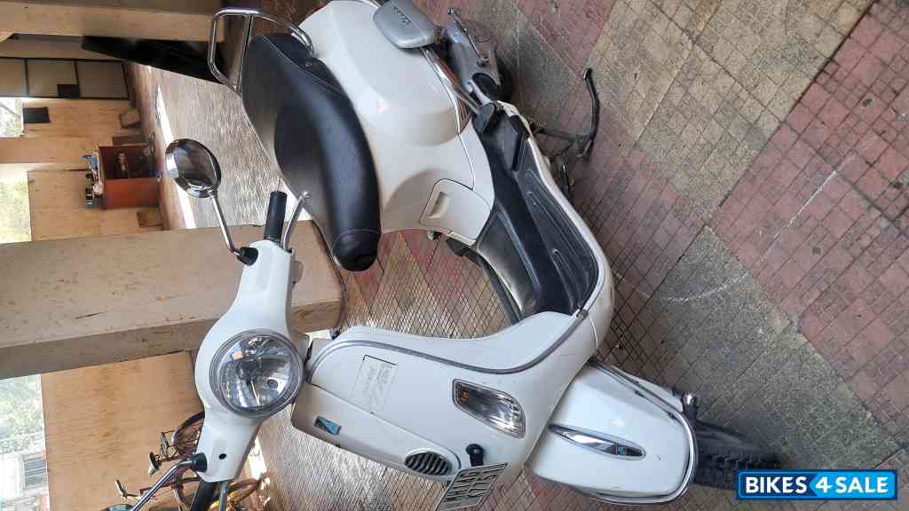 Arrow EV Vespar Round Light