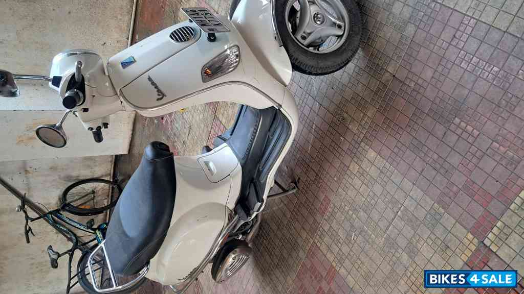 Arrow EV Vespar Round Light