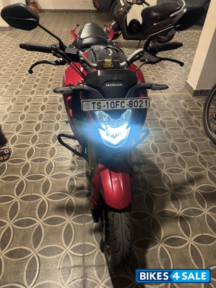Red Honda Hornet 2.0