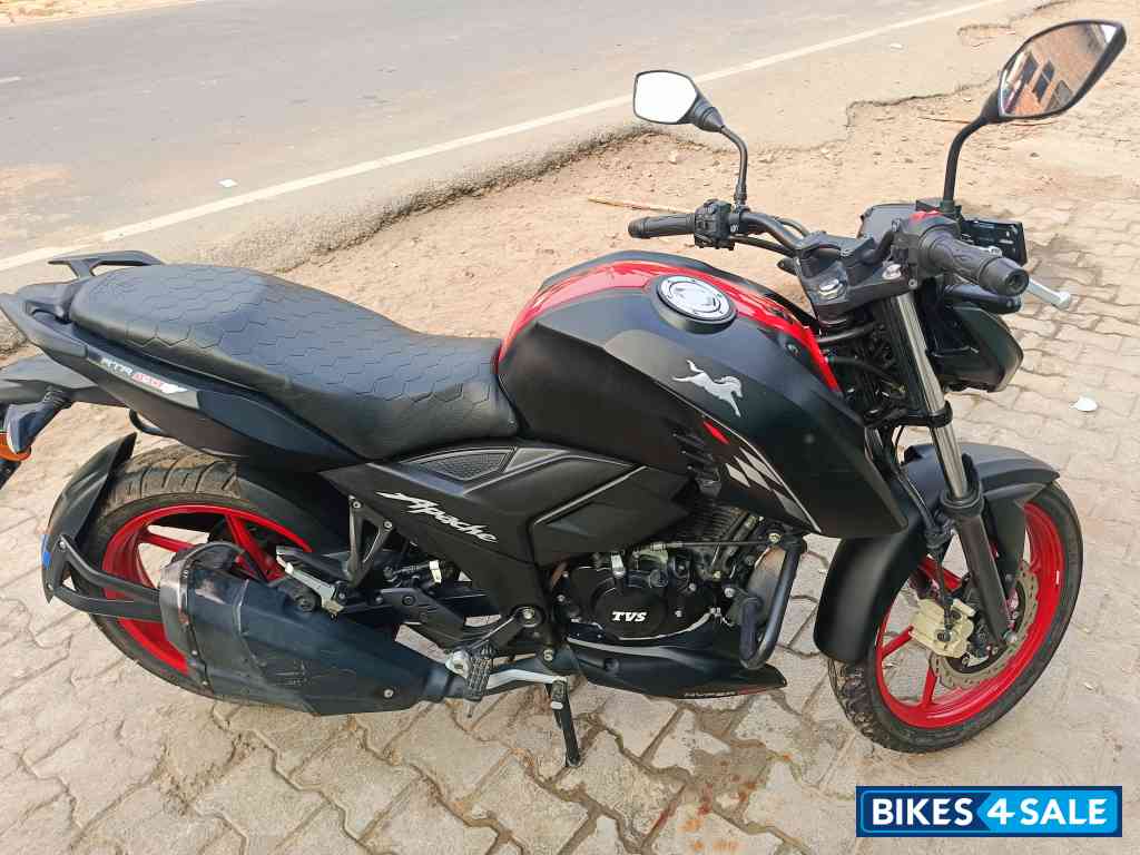 TVS Apache RTR 160 4V