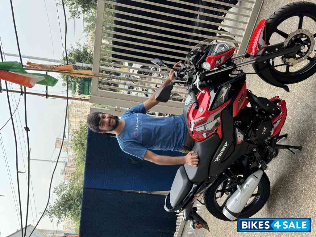 Red And Black TVS Raider 125 Marvel Super Squad Edition