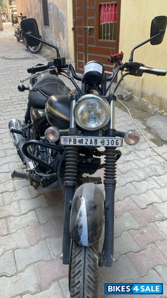 Green Bajaj Avenger Street 220