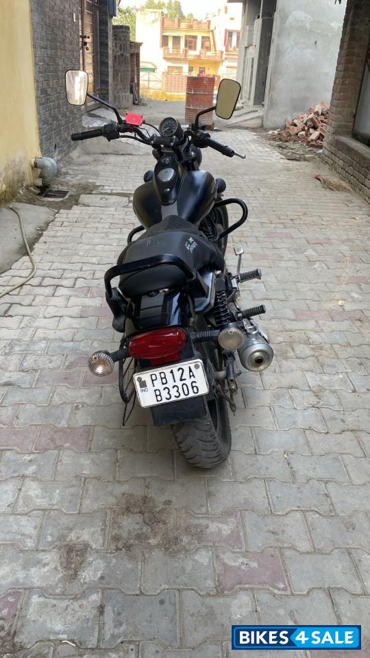 Green Bajaj Avenger Street 220