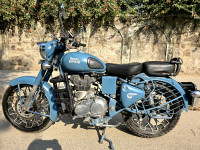 Squadron Blue Royal Enfield Classic Squadron Blue