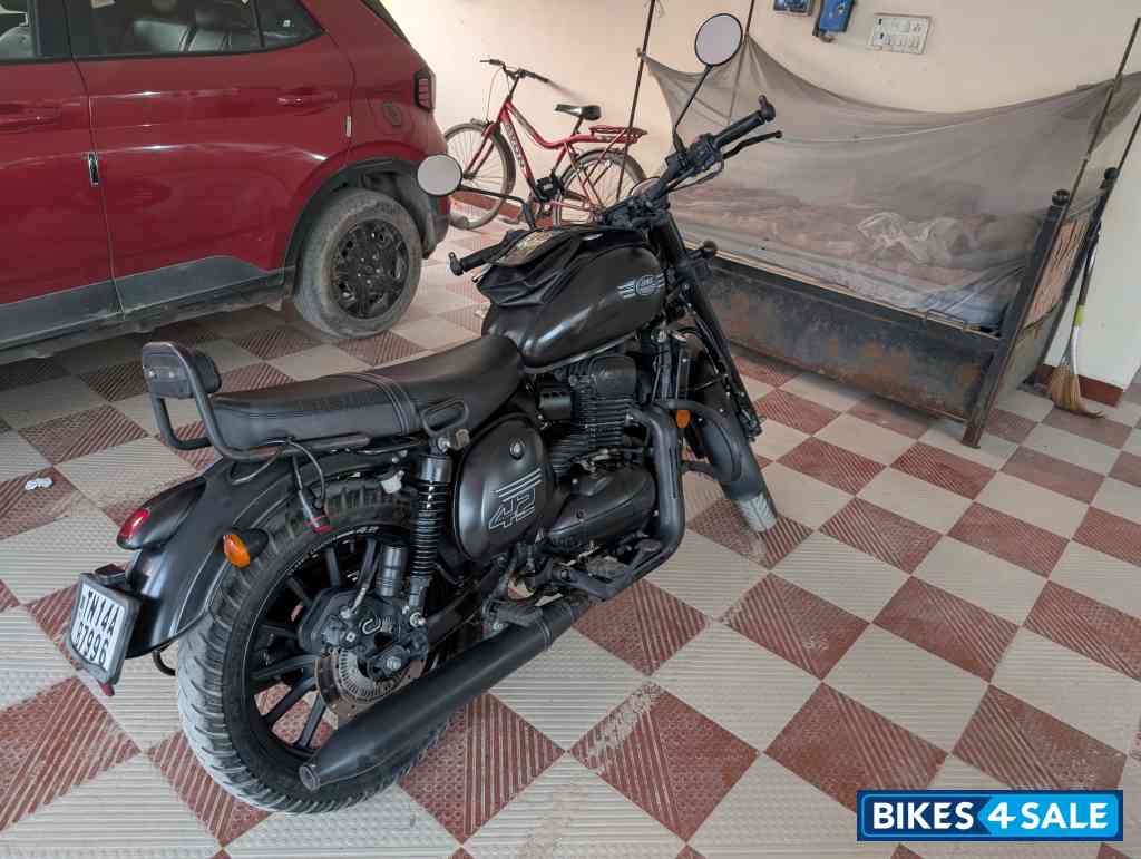 Jawa forty two BS6