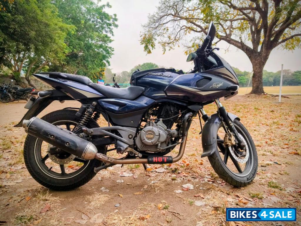 Violer Bajaj Pulsar 220F Violer Bajaj Pulsar 220F