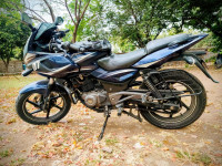 Violer Bajaj Pulsar 220F