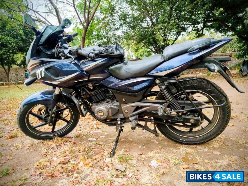 Violer Bajaj Pulsar 220F Violer Bajaj Pulsar 220F