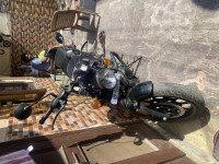 White Royal Enfield Hunter 350 Metro