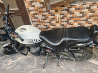 White Royal Enfield Hunter 350 Metro