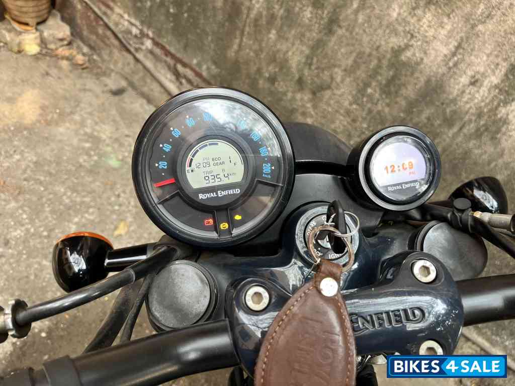 White And Grey Royal Enfield Shotgun 650