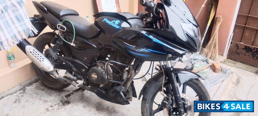 Bajaj Pulsar 180F Neon