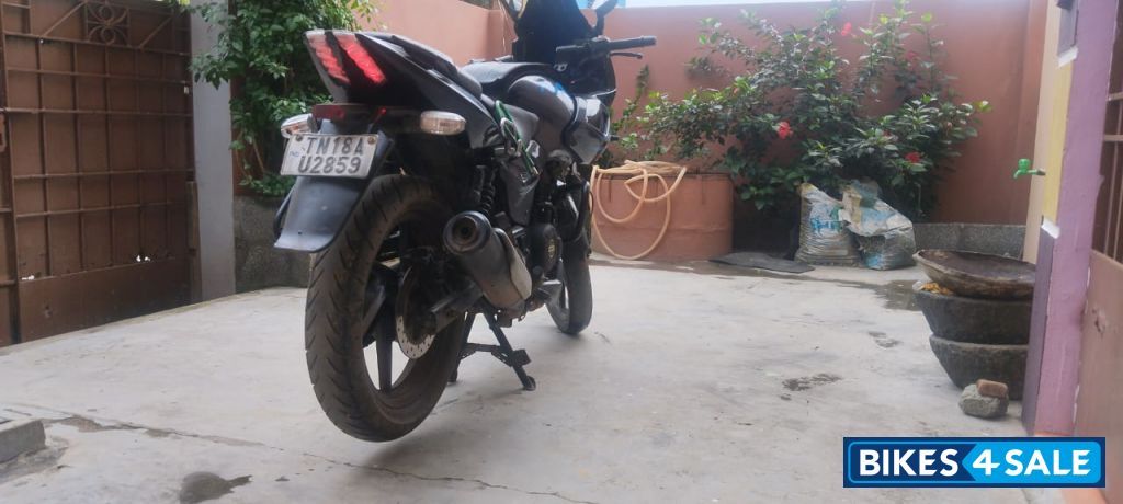 Bajaj Pulsar 180F Neon